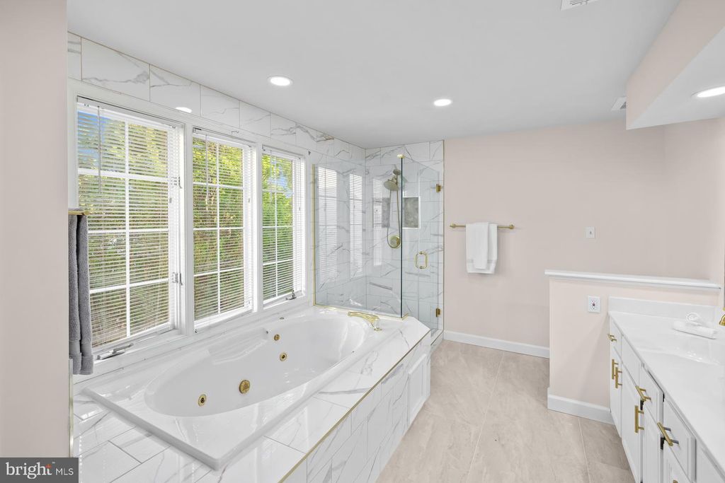 Image 35 of property listing at 7412 ROSEWOOD MANOR LN, Gaithersburg, MD 20882