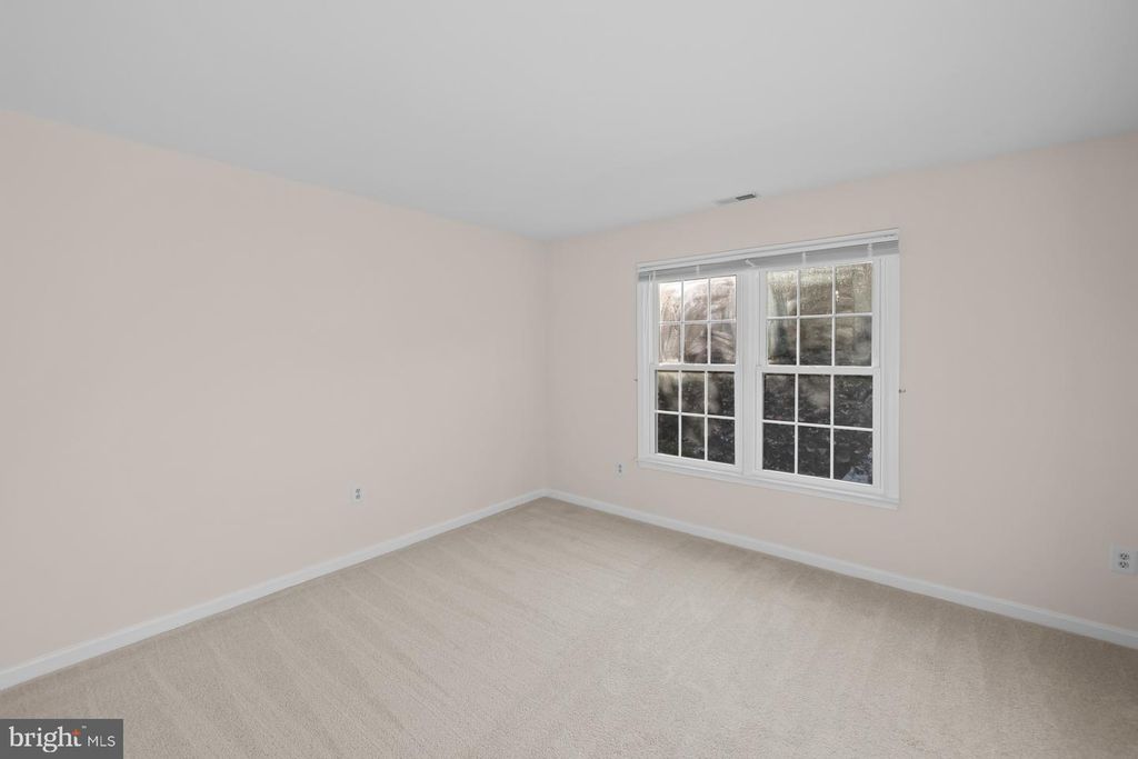 Image 40 of property listing at 7412 ROSEWOOD MANOR LN, Gaithersburg, MD 20882