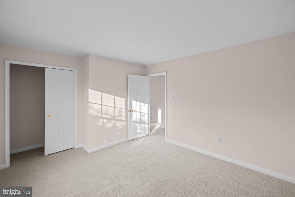 Image 41 of property listing at 7412 ROSEWOOD MANOR LN, Gaithersburg, MD 20882