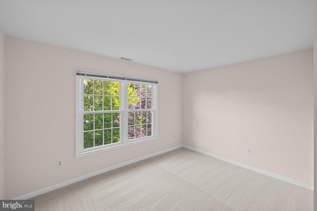 Image 45 of property listing at 7412 ROSEWOOD MANOR LN, Gaithersburg, MD 20882