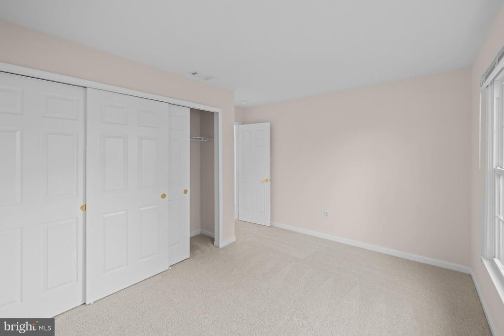 Image 46 of property listing at 7412 ROSEWOOD MANOR LN, Gaithersburg, MD 20882