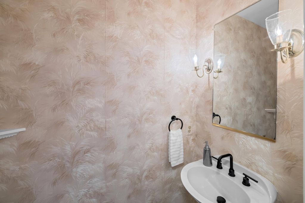 Image 52 of property listing at 7412 ROSEWOOD MANOR LN, Gaithersburg, MD 20882