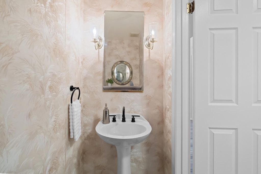 Image 53 of property listing at 7412 ROSEWOOD MANOR LN, Gaithersburg, MD 20882