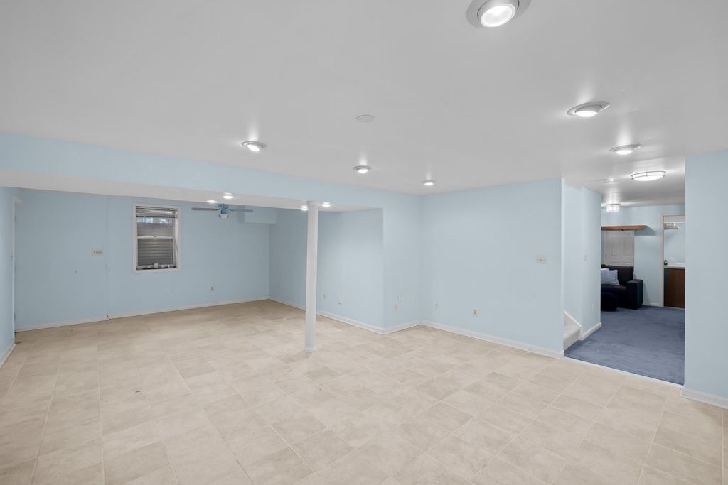 Image 55 of property listing at 7412 ROSEWOOD MANOR LN, Gaithersburg, MD 20882