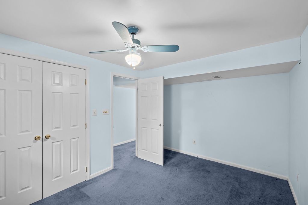 Image 60 of property listing at 7412 ROSEWOOD MANOR LN, Gaithersburg, MD 20882