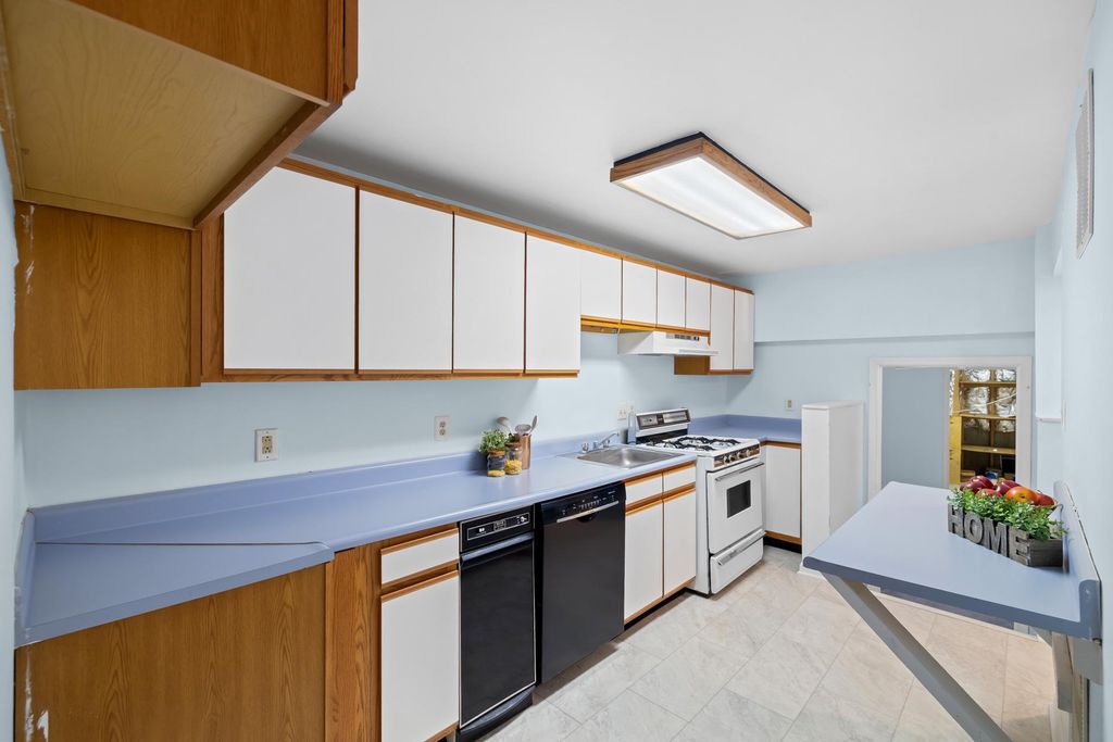 Image 61 of property listing at 7412 ROSEWOOD MANOR LN, Gaithersburg, MD 20882