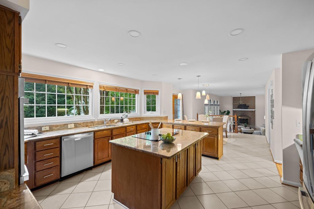 Image 66 of property listing at 7412 ROSEWOOD MANOR LN, Gaithersburg, MD 20882