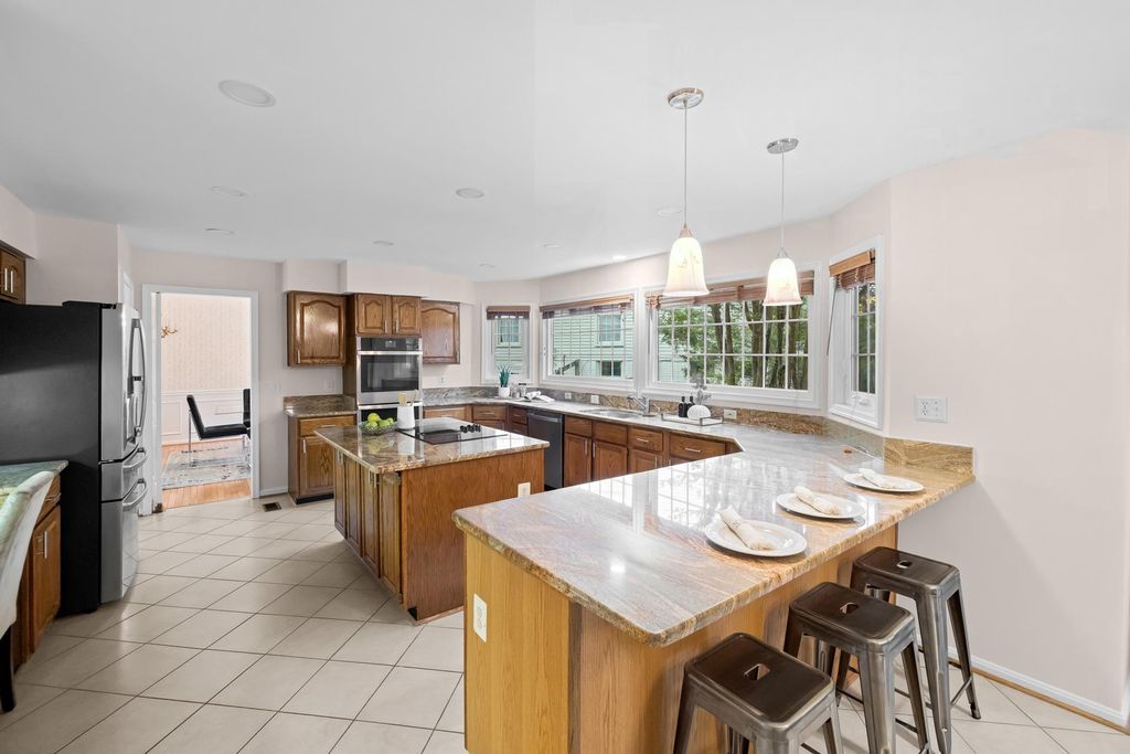 Image 68 of property listing at 7412 ROSEWOOD MANOR LN, Gaithersburg, MD 20882