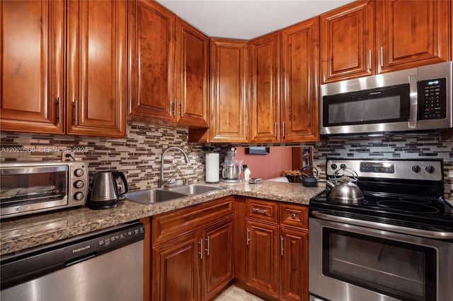 1849 S Ocean Dr 305, Hallandale Beach, FL 33009