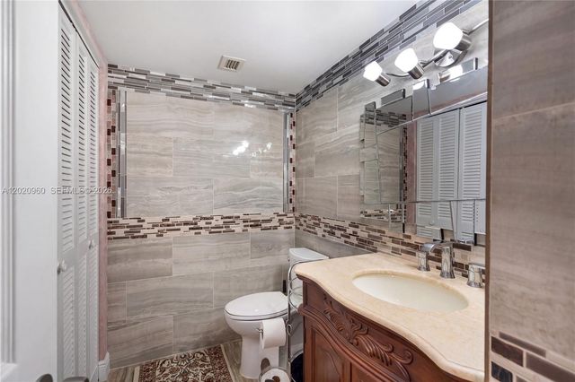 1849 S Ocean Dr 305, Hallandale Beach, FL 33009