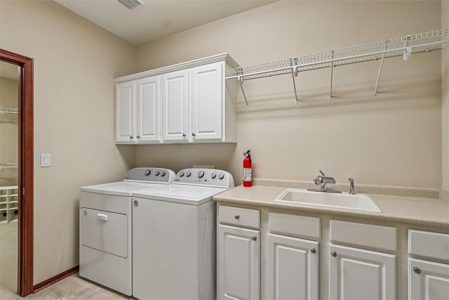 3615 152nd Street, Urbandale, IA 50323