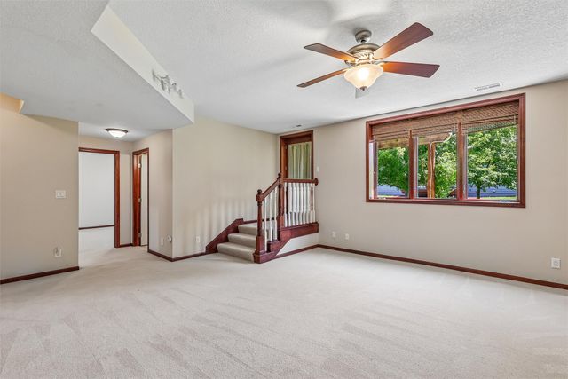 3615 152nd Street, Urbandale, IA 50323