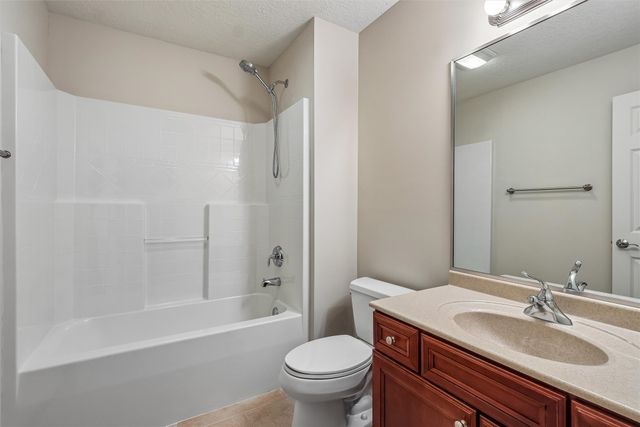 3615 152nd Street, Urbandale, IA 50323