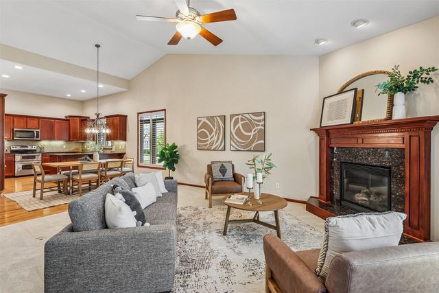 3615 152nd Street, Urbandale, IA 50323