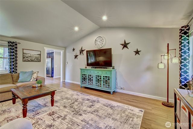 2000 212th Place SW, Brier, WA 98036