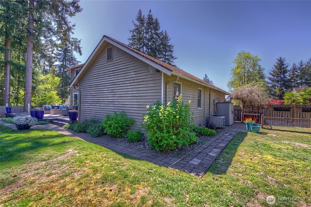 2000 212th Place SW, Brier, WA 98036