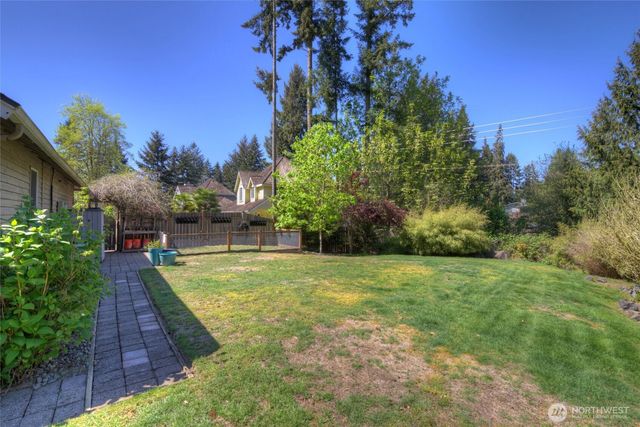 2000 212th Place SW, Brier, WA 98036