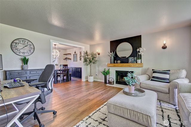 2000 212th Place SW, Brier, WA 98036