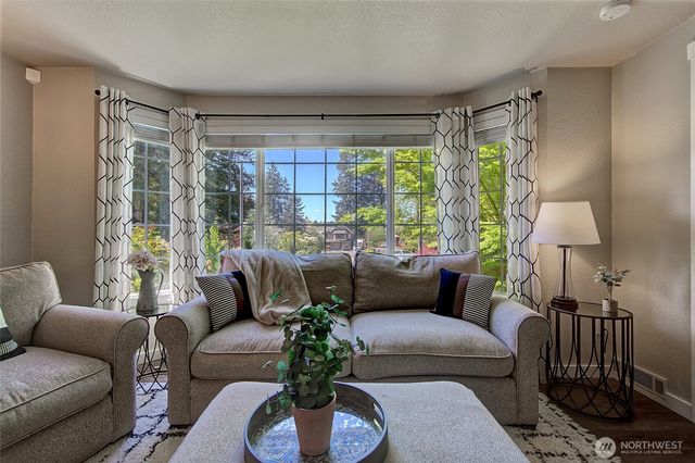 2000 212th Place SW, Brier, WA 98036