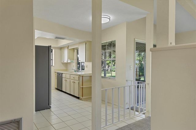 4223 OAKHURST CIRCLE E 3025, Sarasota, FL 34233