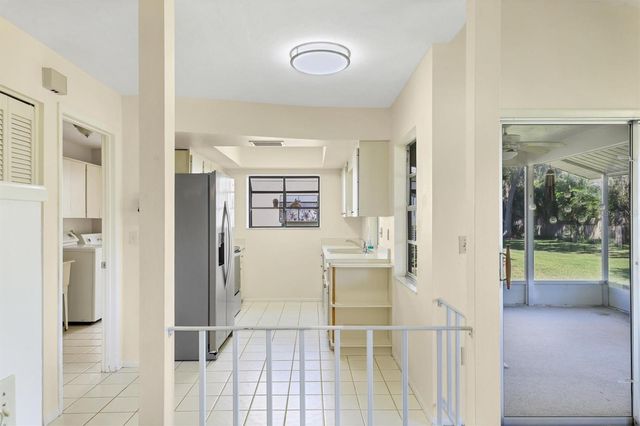 4223 OAKHURST CIRCLE E 3025, Sarasota, FL 34233