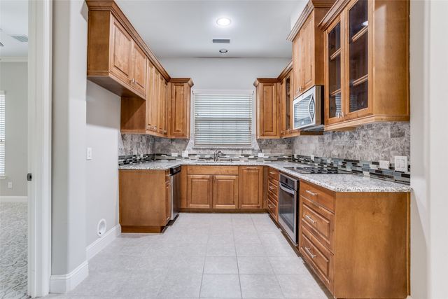 869 Rohan Drive, Richardson, TX 75081