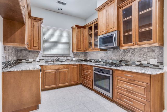 869 Rohan Drive, Richardson, TX 75081