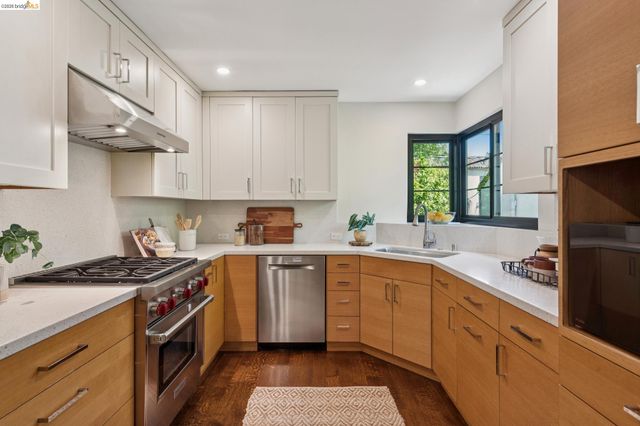 5739 Presley Way, Oakland, CA 94618