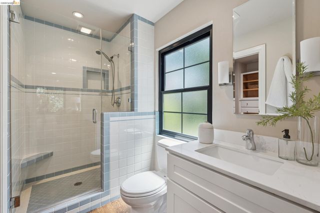 5739 Presley Way, Oakland, CA 94618
