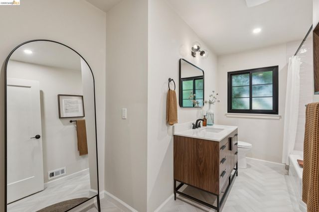 5739 Presley Way, Oakland, CA 94618