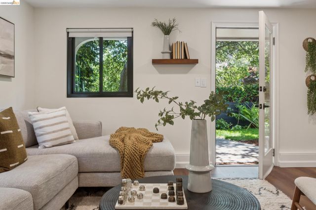 5739 Presley Way, Oakland, CA 94618