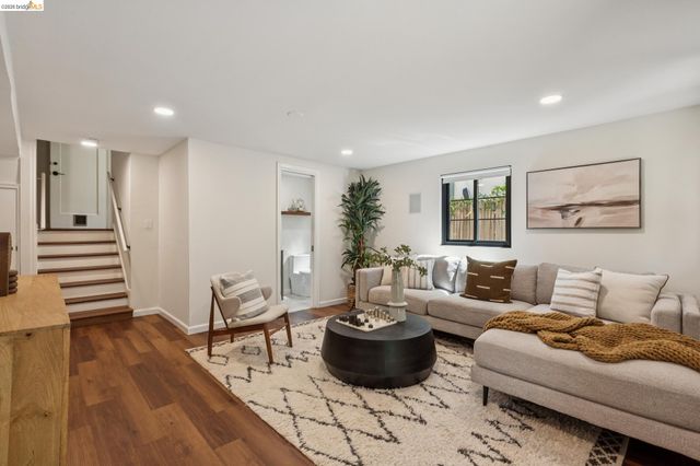 5739 Presley Way, Oakland, CA 94618