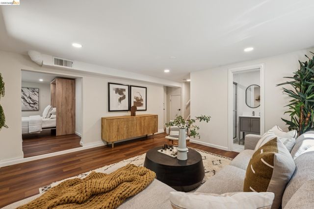 5739 Presley Way, Oakland, CA 94618