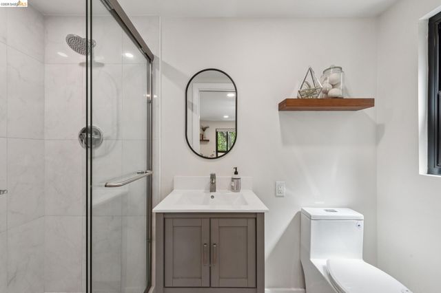 5739 Presley Way, Oakland, CA 94618