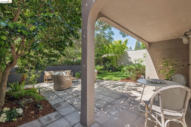 5739 Presley Way, Oakland, CA 94618