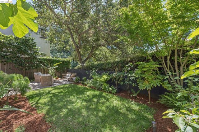 5739 Presley Way, Oakland, CA 94618