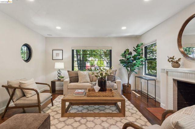 5739 Presley Way, Oakland, CA 94618