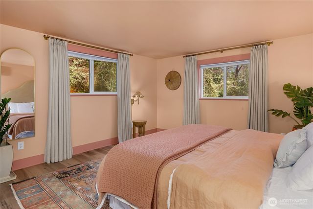 15335 Sunrise Drive NE, Bainbridge Island, WA 98110