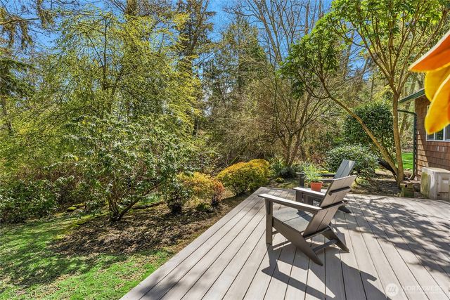 15335 Sunrise Drive NE, Bainbridge Island, WA 98110