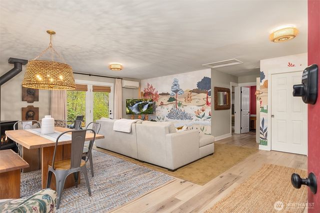 15335 Sunrise Drive NE, Bainbridge Island, WA 98110