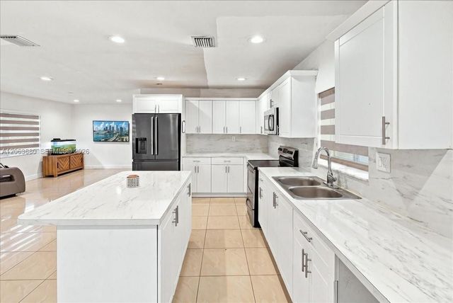 20340 NW 42nd Avenue, Miami Gardens, FL 33055