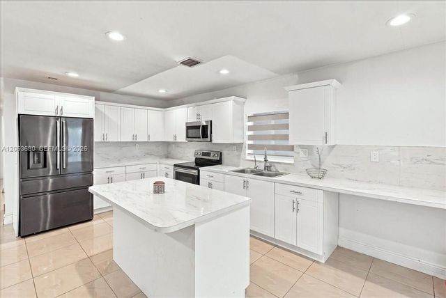 20340 NW 42nd Avenue, Miami Gardens, FL 33055
