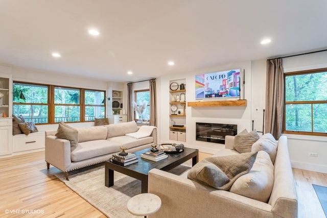 3506 W Oakhill Drive, Crete, IL 60417