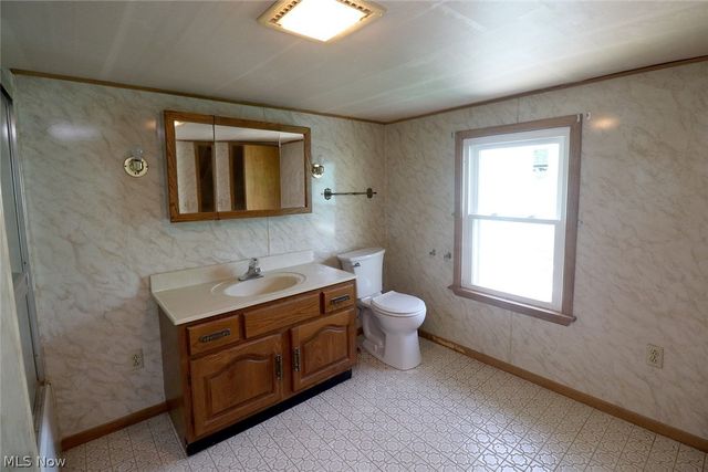 1041 County Road 14, Rayland, OH 43943