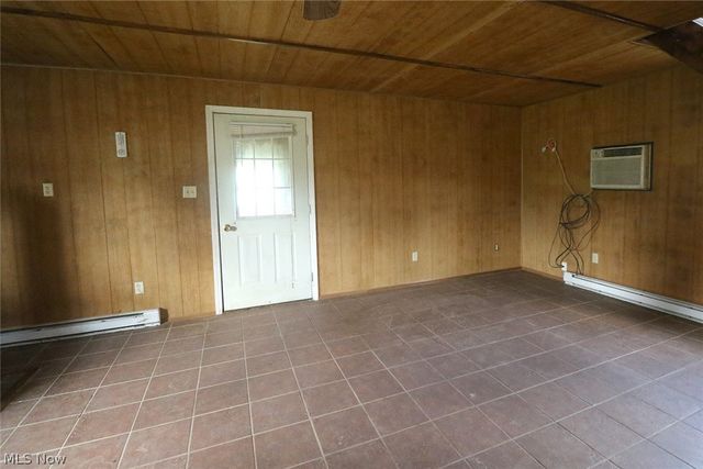 1041 County Road 14, Rayland, OH 43943