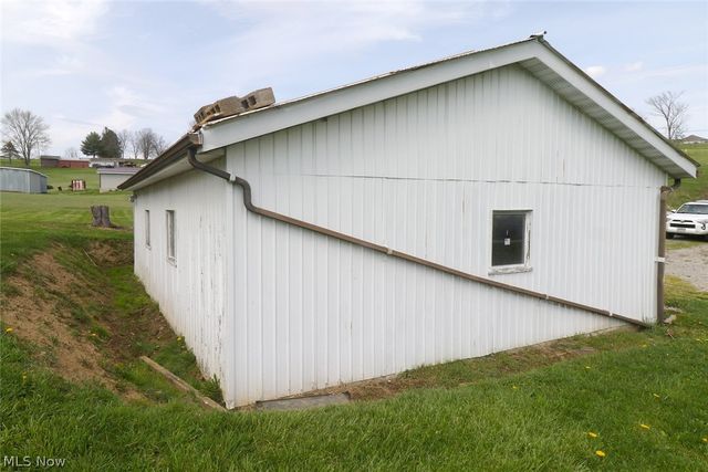 1041 County Road 14, Rayland, OH 43943