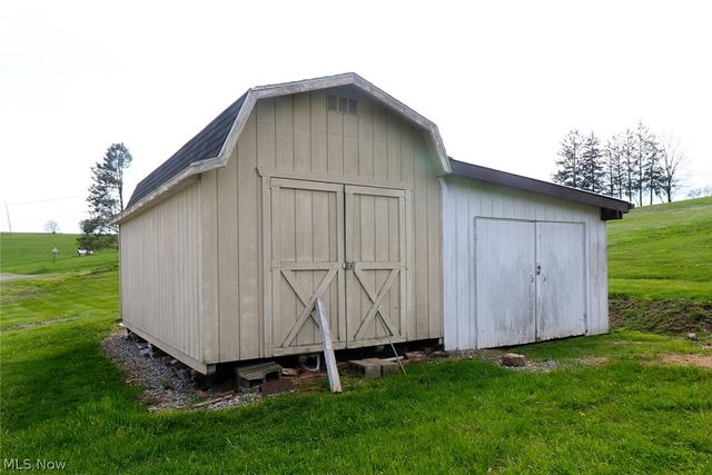 1041 County Road 14, Rayland, OH 43943
