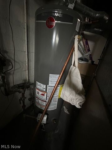 1011 Yellowstone Road, Cleveland Heights, OH 44121