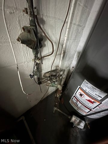 1011 Yellowstone Road, Cleveland Heights, OH 44121