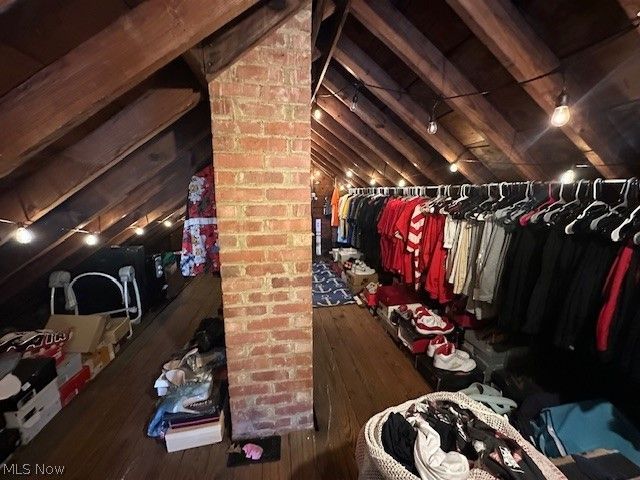 1011 Yellowstone Road, Cleveland Heights, OH 44121